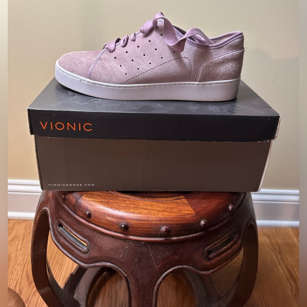 Vionic Keke Suede Sneaker